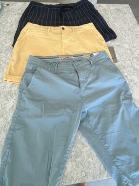 Gant Light Blue, Yellow & Navy Men’s Chino Trio